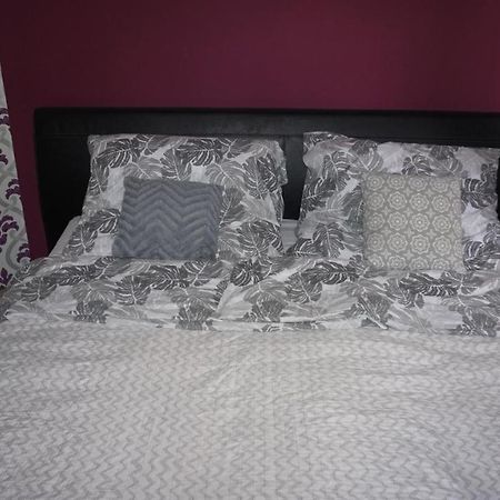 Édes Otthon Apartman Gyula Esterno foto