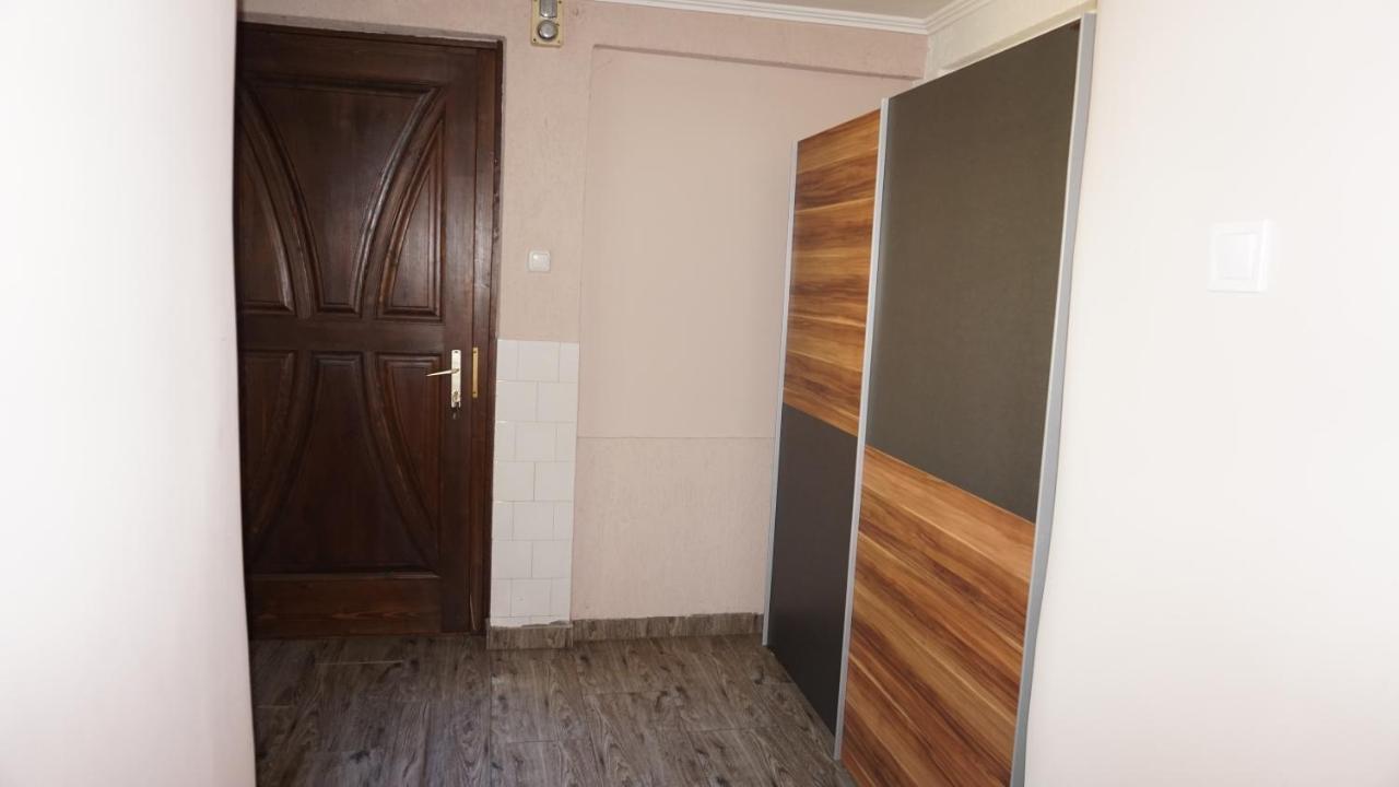 Édes Otthon Apartman Gyula Esterno foto