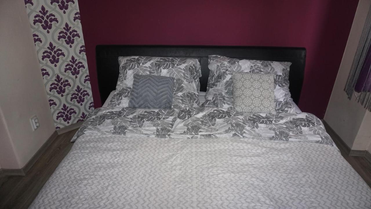 Édes Otthon Apartman Gyula Esterno foto